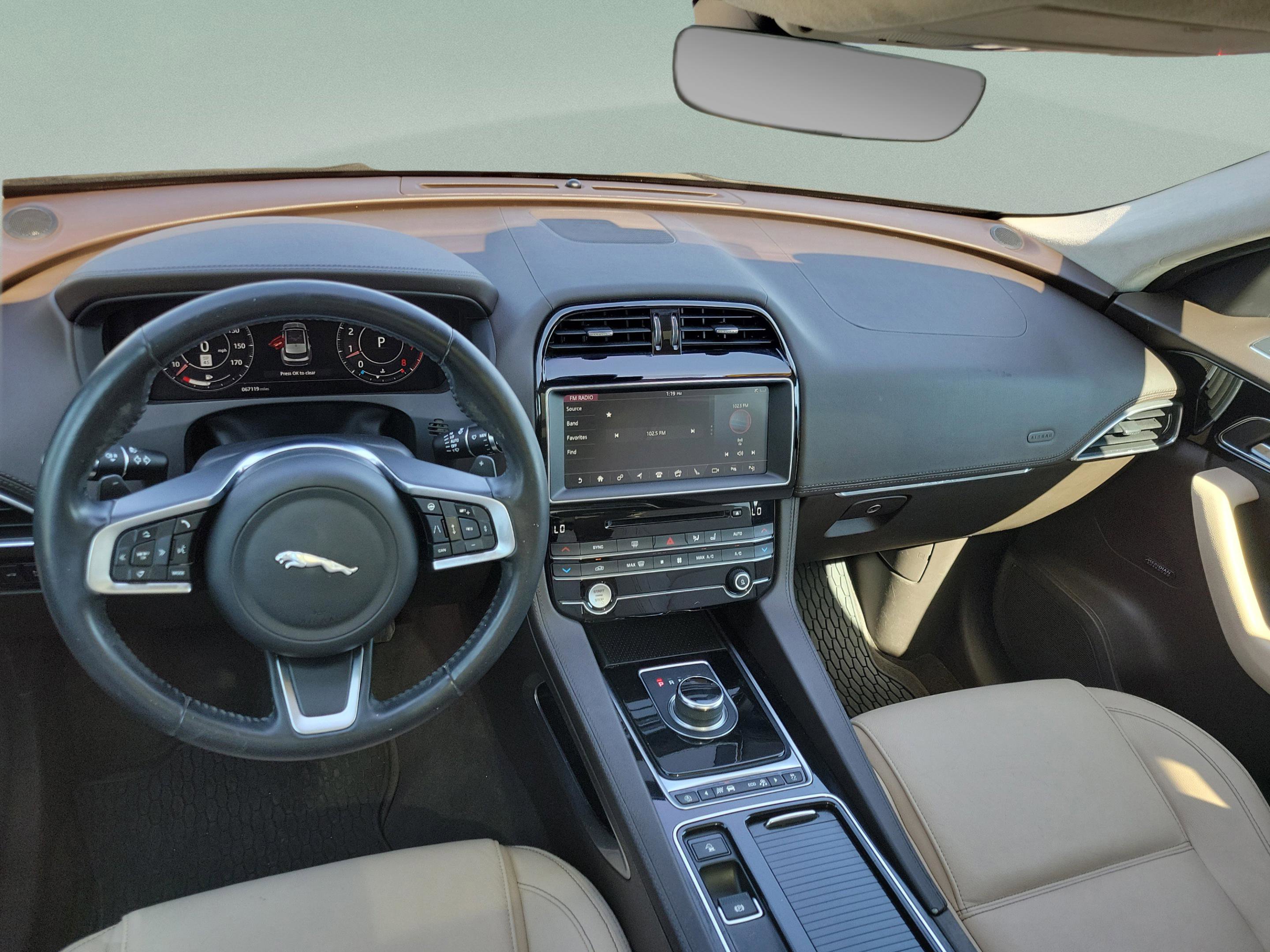 Used 2020 Jaguar F-PACE Prestige image 22