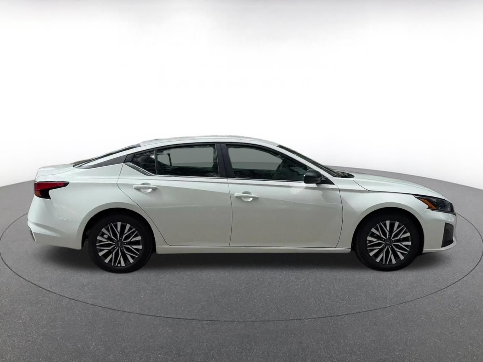 Used 2026 Nissan Altima 2.5 SV FWD image 16