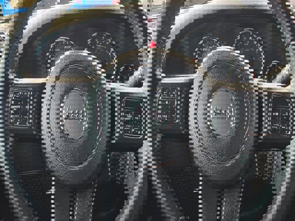 Used 2018 Jeep Wrangler Unlimited Sport w/ Connectivity Group image 14