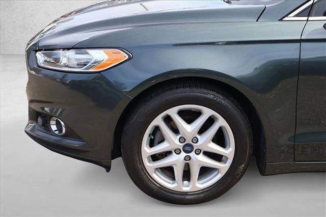 Used 2016 Ford Fusion SE w/ Equipment Group 202A image 30