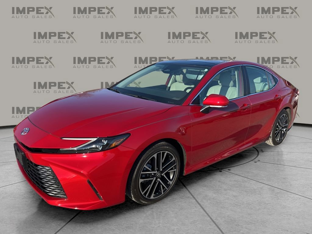 Used 2025 Toyota Camry XLE image 1