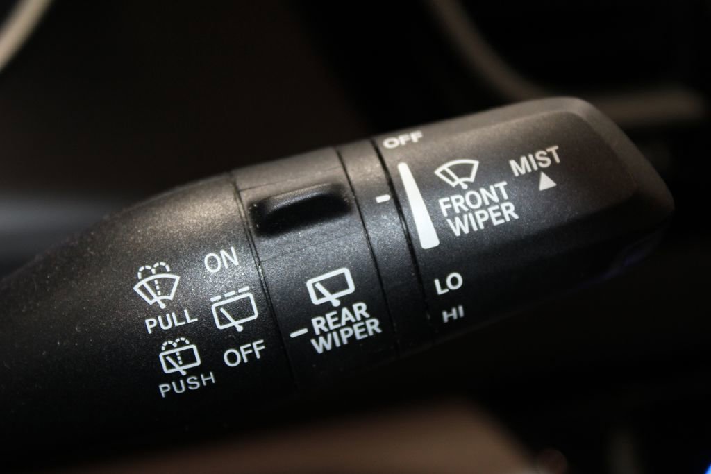 Used 2023 Chrysler Pacifica Touring-L FWD image 47