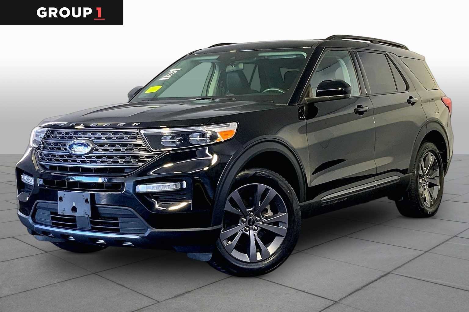 Used 2022 Ford Explorer XLT w/ Equipment Group 202A AWD/4WD image 1