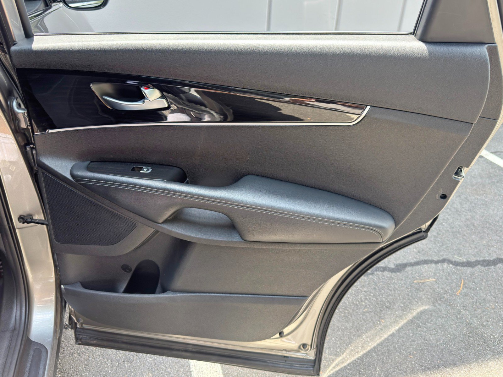 Used 2019 Kia Sorento FWD image 35