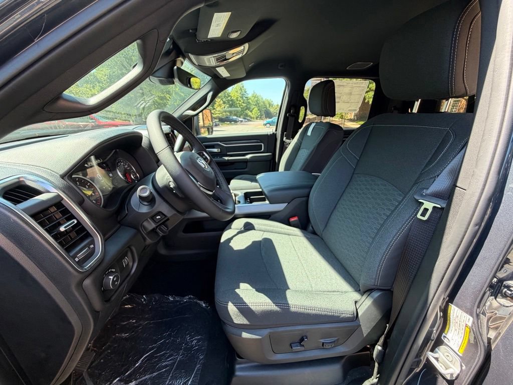 New 2026 RAM 2500 Big Horn AWD/4WD image 16