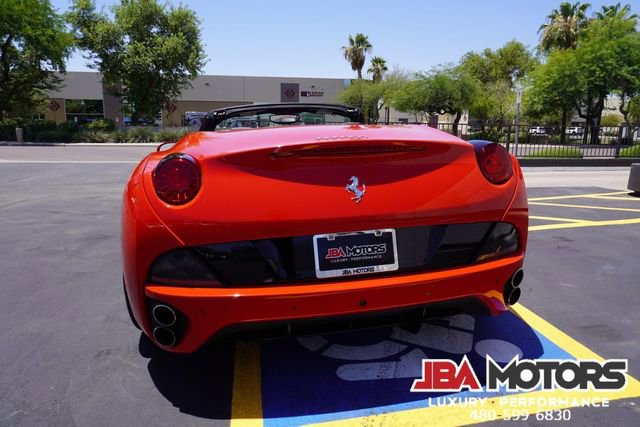 Used 2014 Ferrari California RWD image 94
