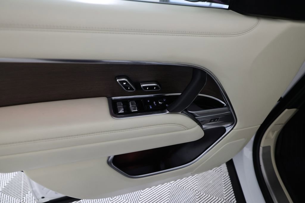 Used 2023 Land Rover Range Rover SE AWD/4WD image 16