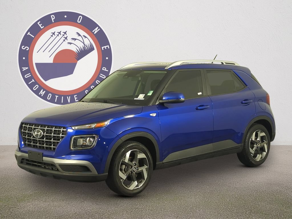 Used 2023 Hyundai Venue SEL FWD image 1