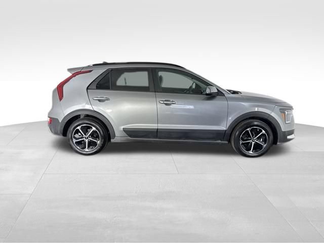 Certified 2025 Kia Niro EX FWD image 7