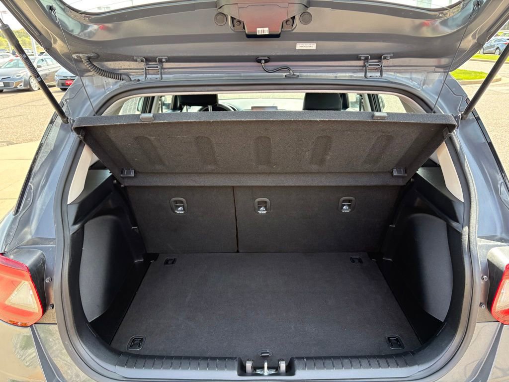 Used 2025 Hyundai Venue SEL FWD image 5