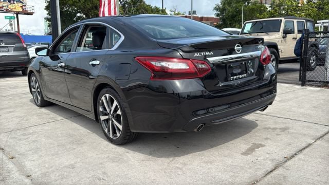 Used 2017 Nissan Altima 3.5 SR FWD image 12