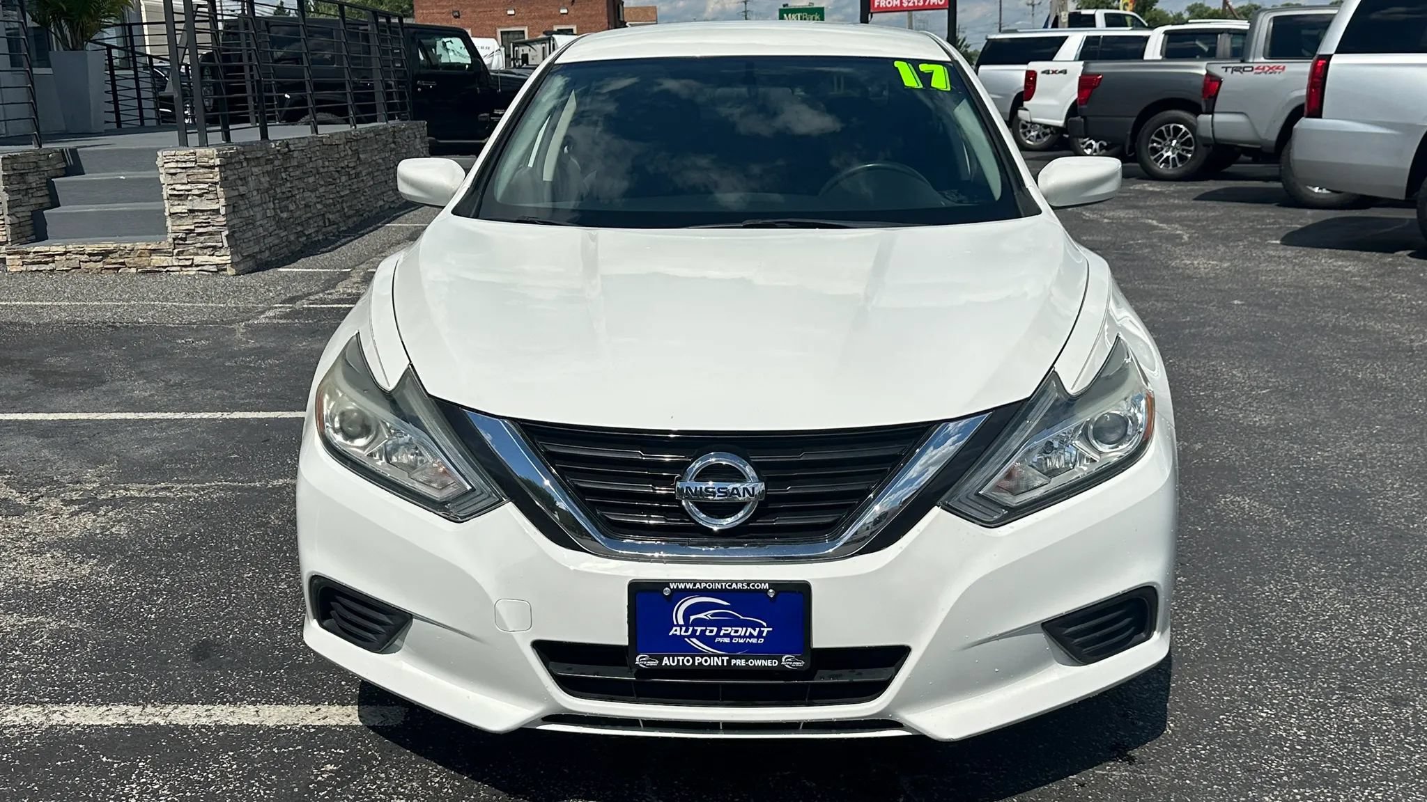 Used 2017 Nissan Altima 2.5 S w/ Power Driver Seat Package FWD image 2