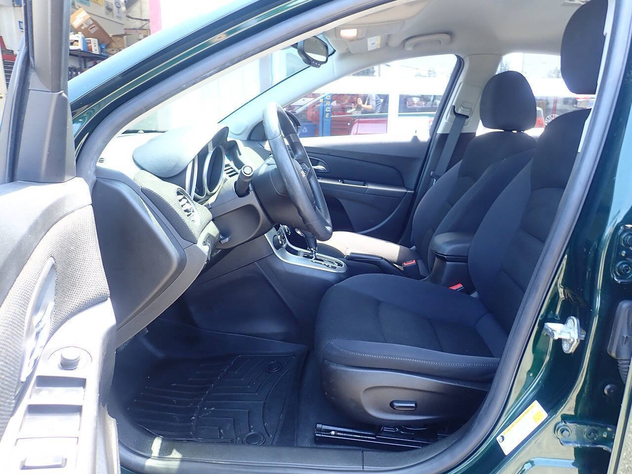 Used 2015 Chevrolet Cruze LT FWD image 7