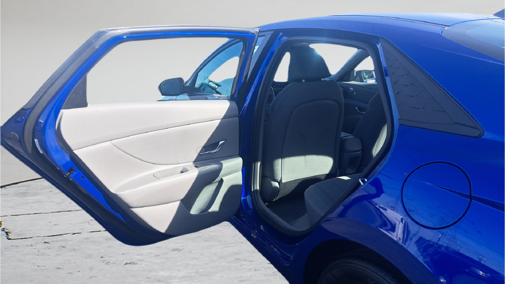 Used 2024 Hyundai Elantra SEL FWD image 23