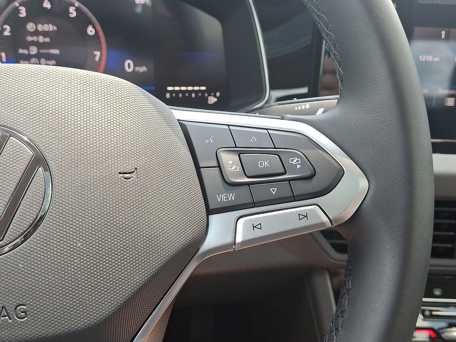 Certified 2025 Volkswagen Jetta SE image 21