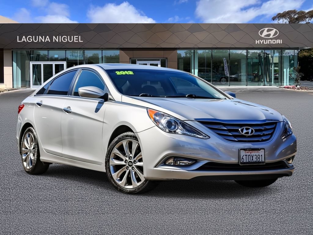 Used 2012 Hyundai Sonata SE w/ Navigation & Sunroof Pkg