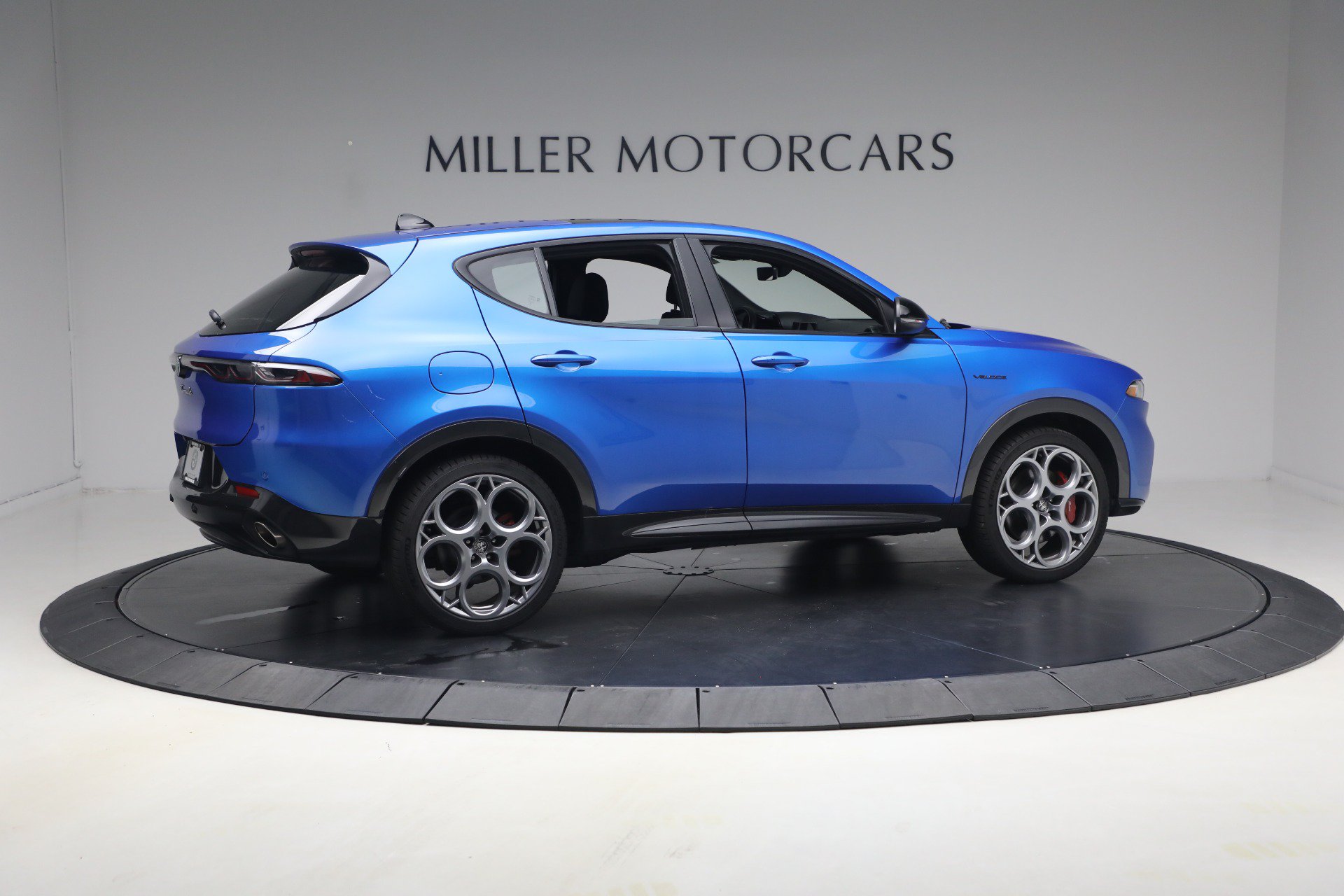 Used 2024 Alfa Romeo Tonale Ti AWD/4WD image 8
