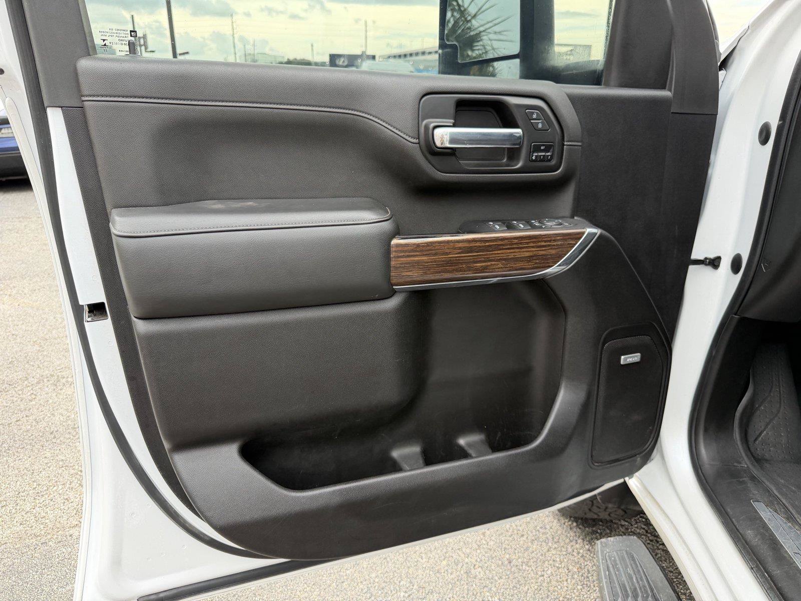 Used 2022 Chevrolet Silverado 3500 High Country w/ Z71 Off-Road Package AWD/4WD image 12