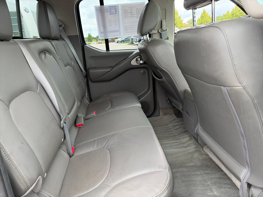 Used 2016 Nissan Frontier SL w/ Moonroof Package AWD/4WD image 33