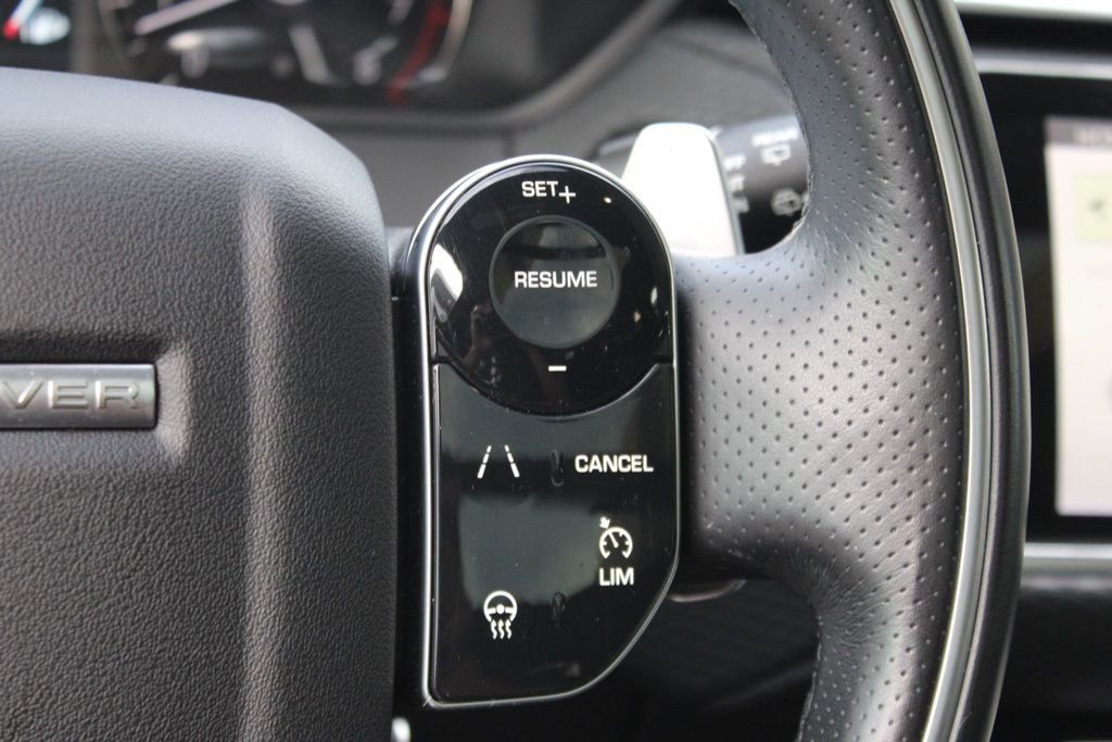 Used 2019 Land Rover Range Rover Velar R-Dynamic HSE image 18