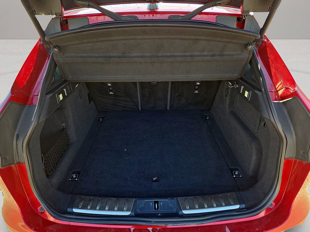 Used 2024 Jaguar F-PACE R-Dynamic S image 12