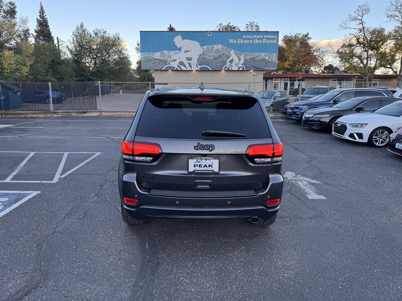 Used 2017 Jeep Grand Cherokee Altitude AWD/4WD image 6