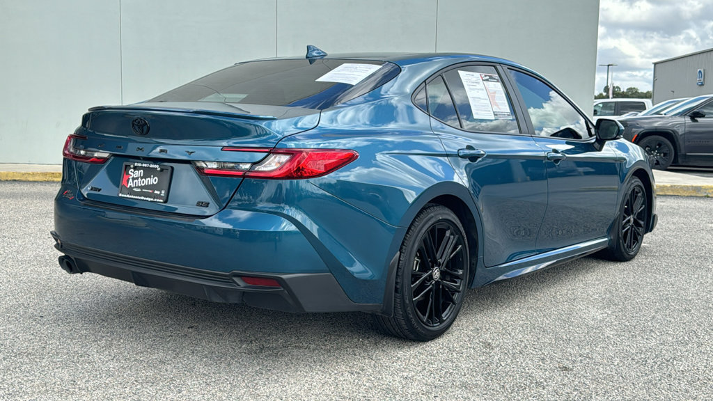 Used 2025 Toyota Camry SE w/ Convenience Package FWD image 7
