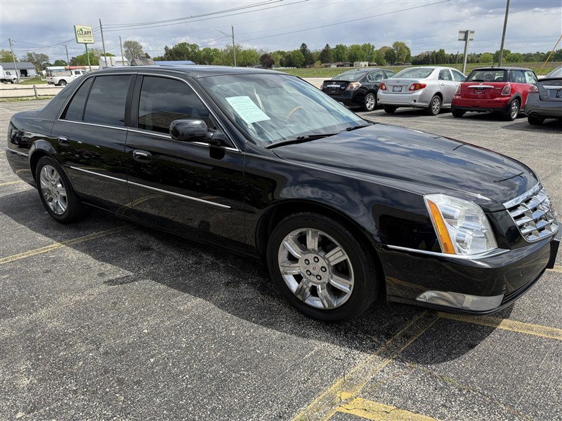 Used 2010 Cadillac DTS Platinum FWD image 3