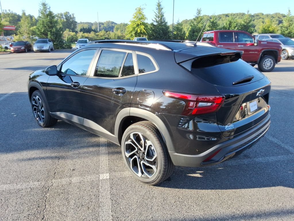 New 2026 Chevrolet Trax RS w/ Sunroof Package FWD image 7