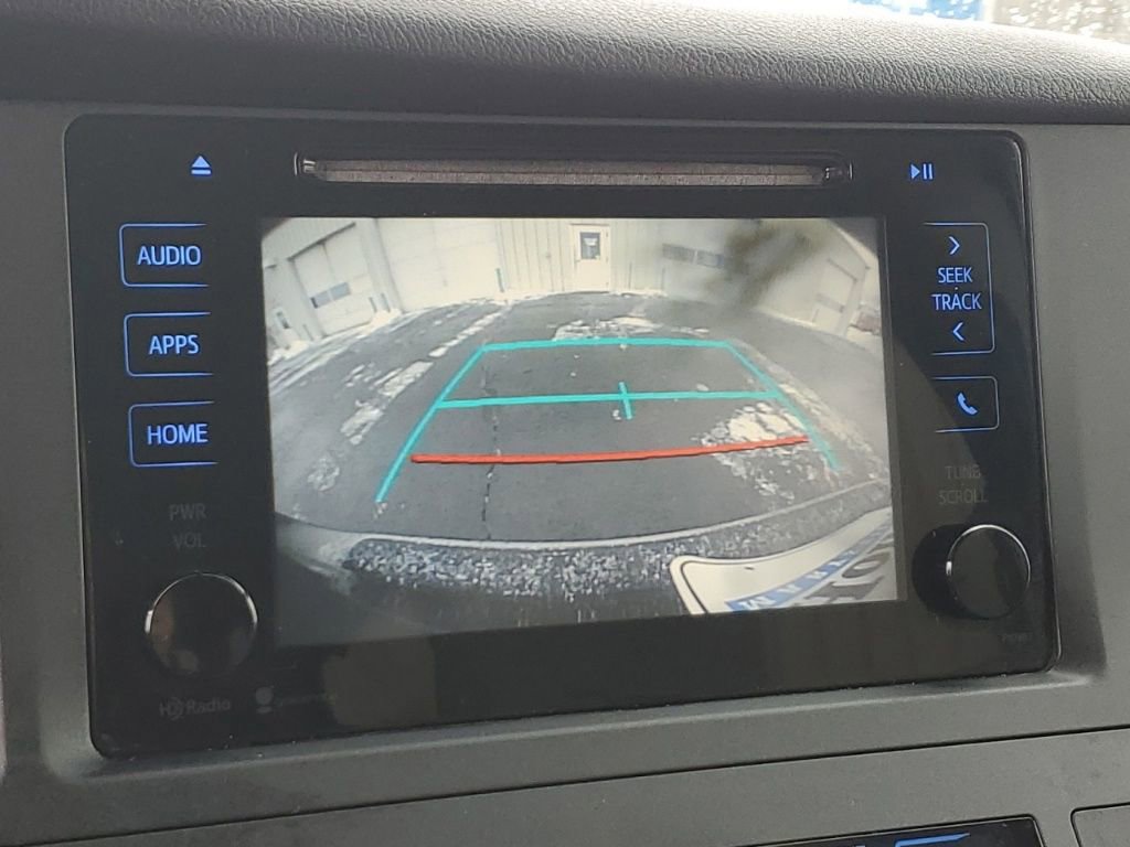 Used 2015 Toyota Sienna LE image 17