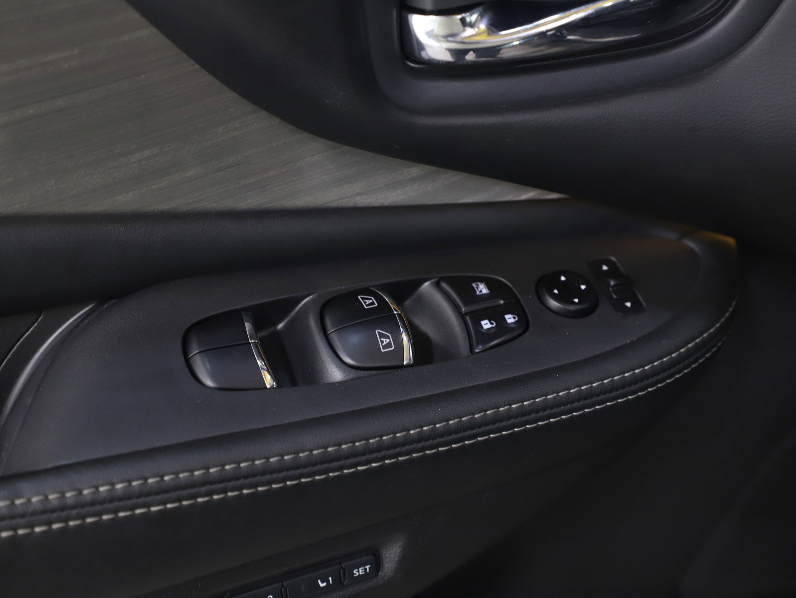 Used 2017 Nissan Murano Platinum AWD/4WD image 22