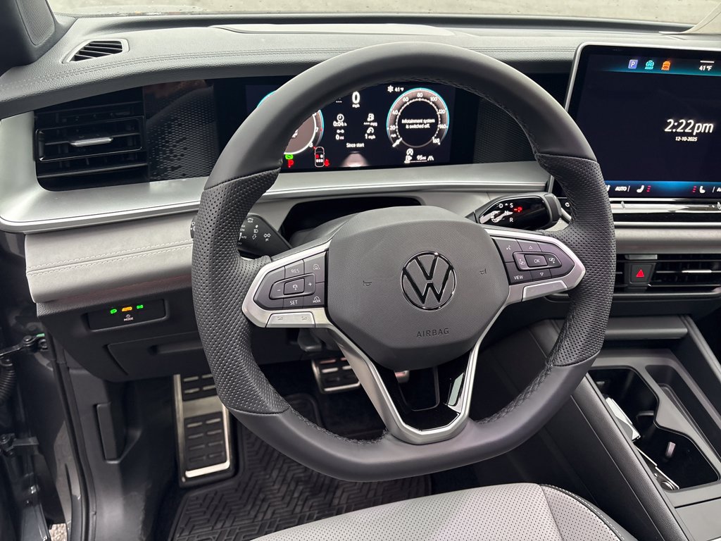 New 2026 Volkswagen Tiguan SE R-Line AWD/4WD image 17