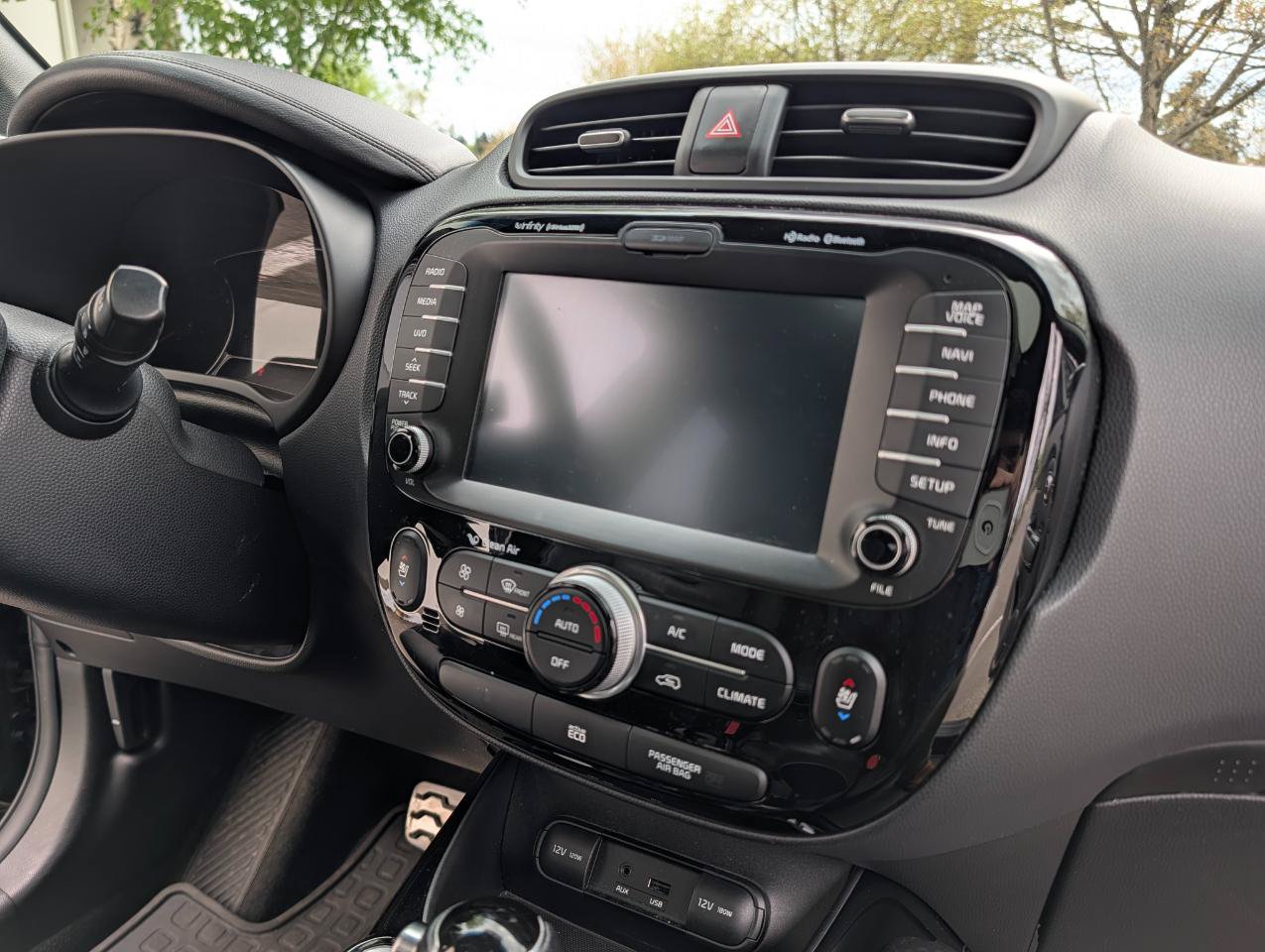 Used 2014 Kia Soul ! w/ Sun & Sound Package FWD image 12
