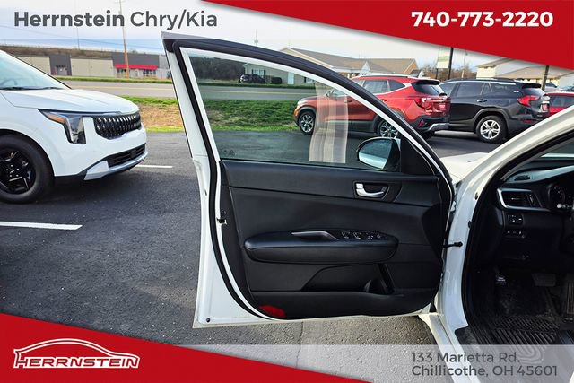 Used 2019 Kia Optima S image 14