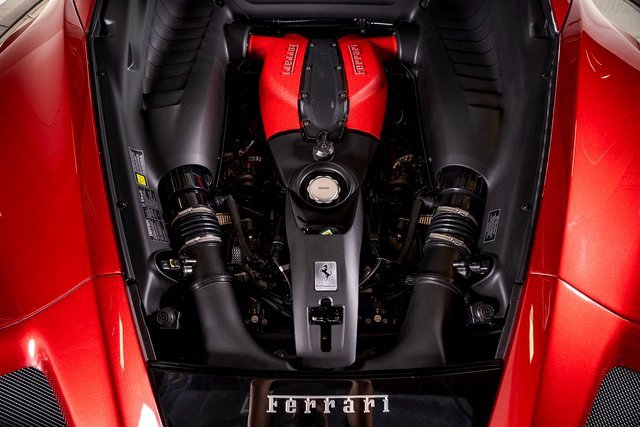 Used 2022 Ferrari F8 Tributo image 9