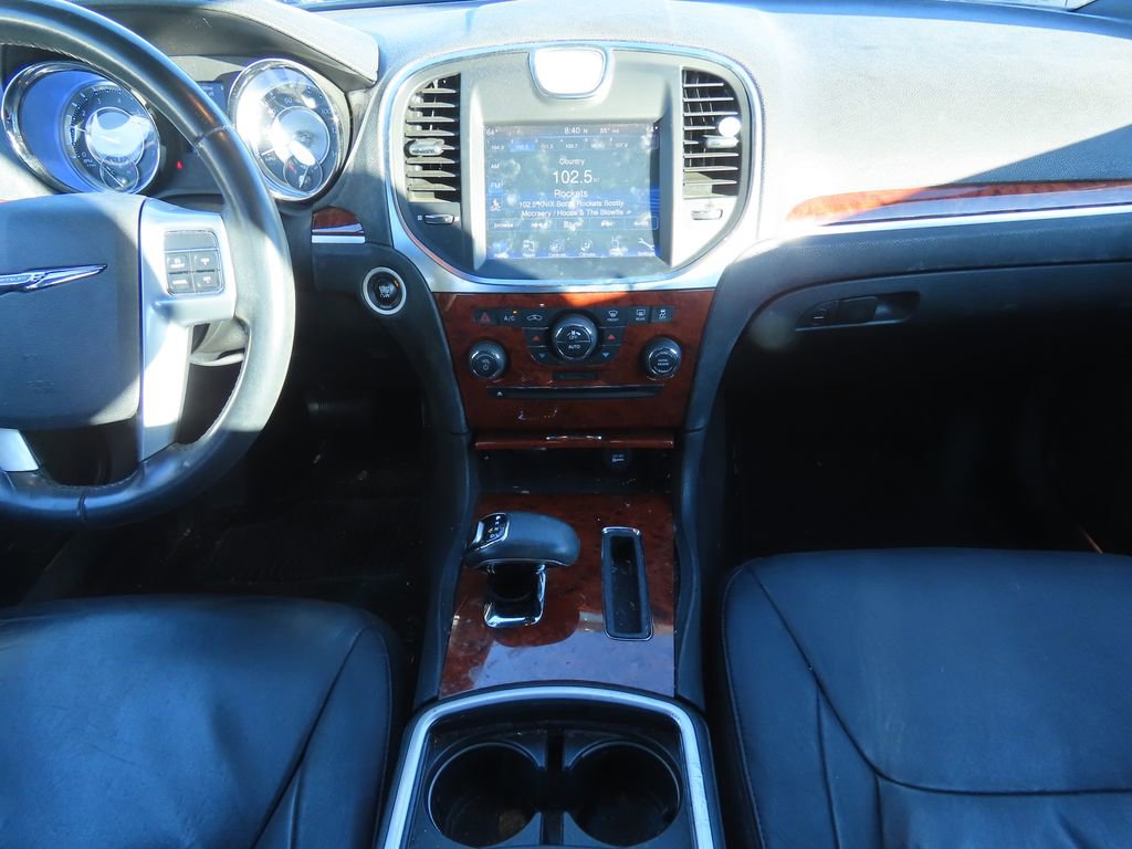 Used 2014 Chrysler 300 image 7