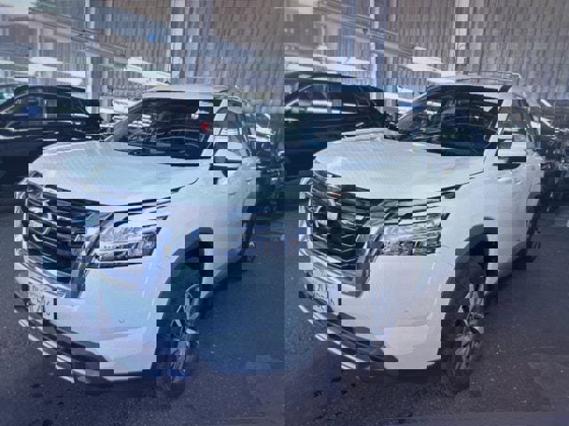 Certified 2024 Nissan Pathfinder SL image 2