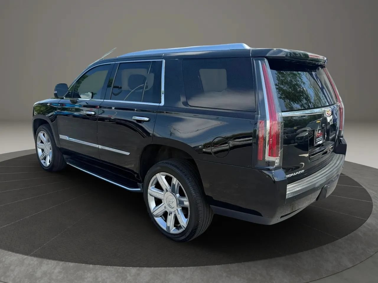Used 2019 Cadillac Escalade Luxury AWD/4WD image 9
