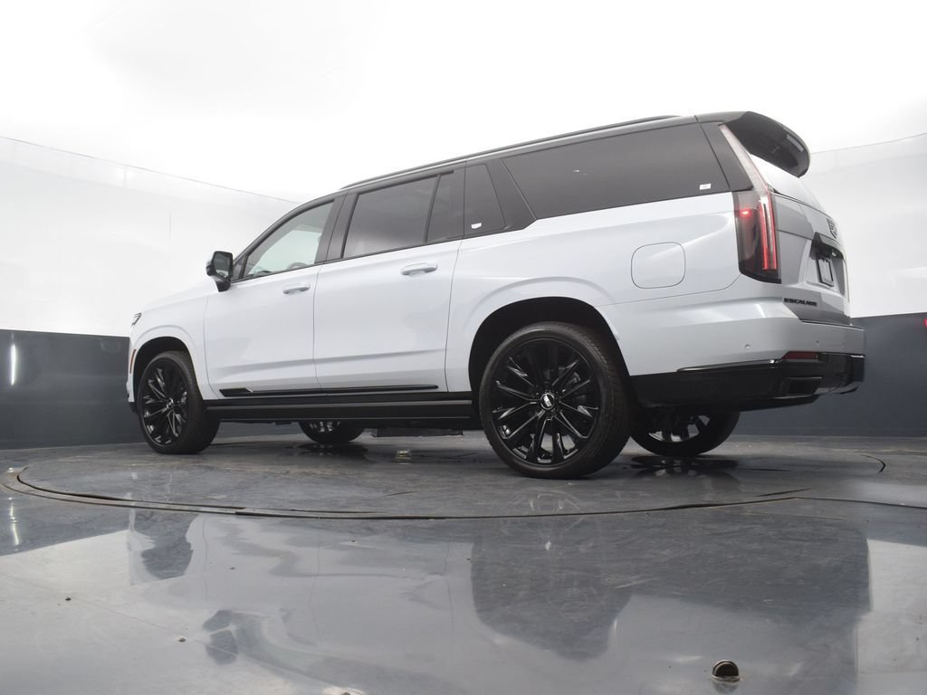 Certified 2026 Cadillac Escalade ESV Platinum Sport w/ LPO, ONYX Package AWD/4WD image 53