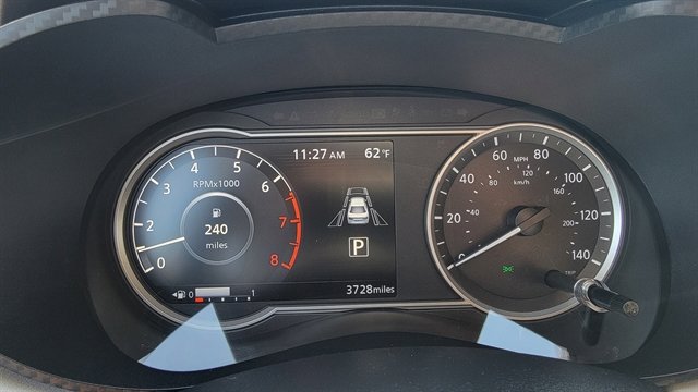 Used 2022 Nissan Versa SV w/ Trunk Package FWD image 24
