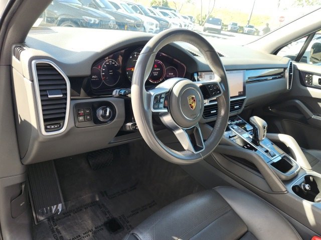 Used 2021 Porsche Cayenne w/ Premium Package image 26
