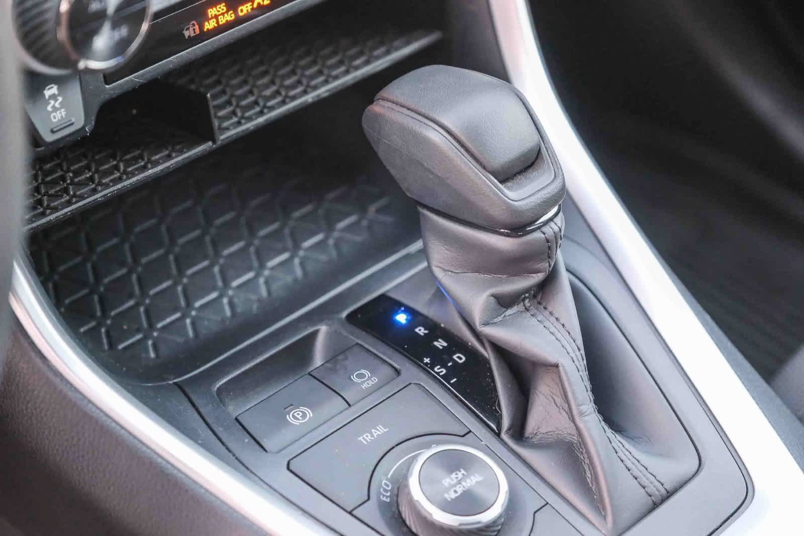 Certified 2025 Toyota RAV4 LE AWD/4WD image 21