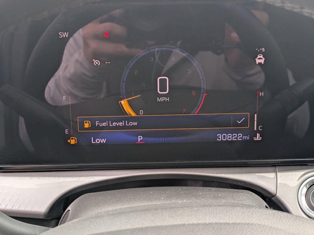 Used 2025 Chevrolet Trax LT w/ LT Convenience Package image 16