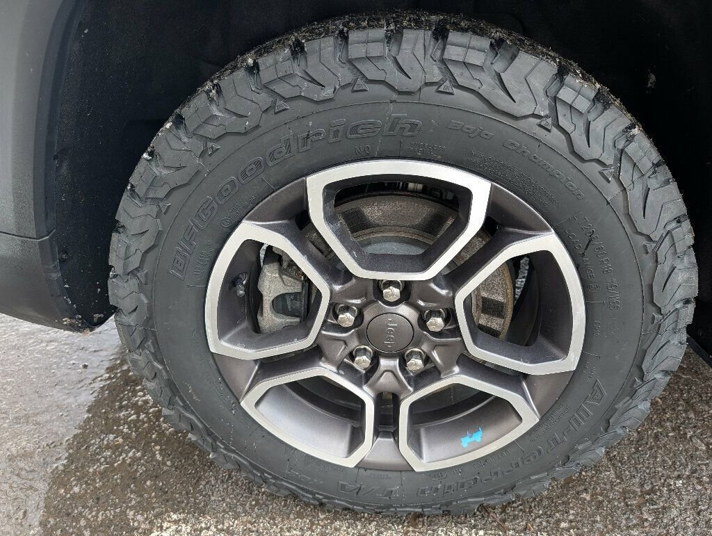 Used 2022 Jeep Grand Cherokee Trailhawk w/ Advanced Protech Group II image 19