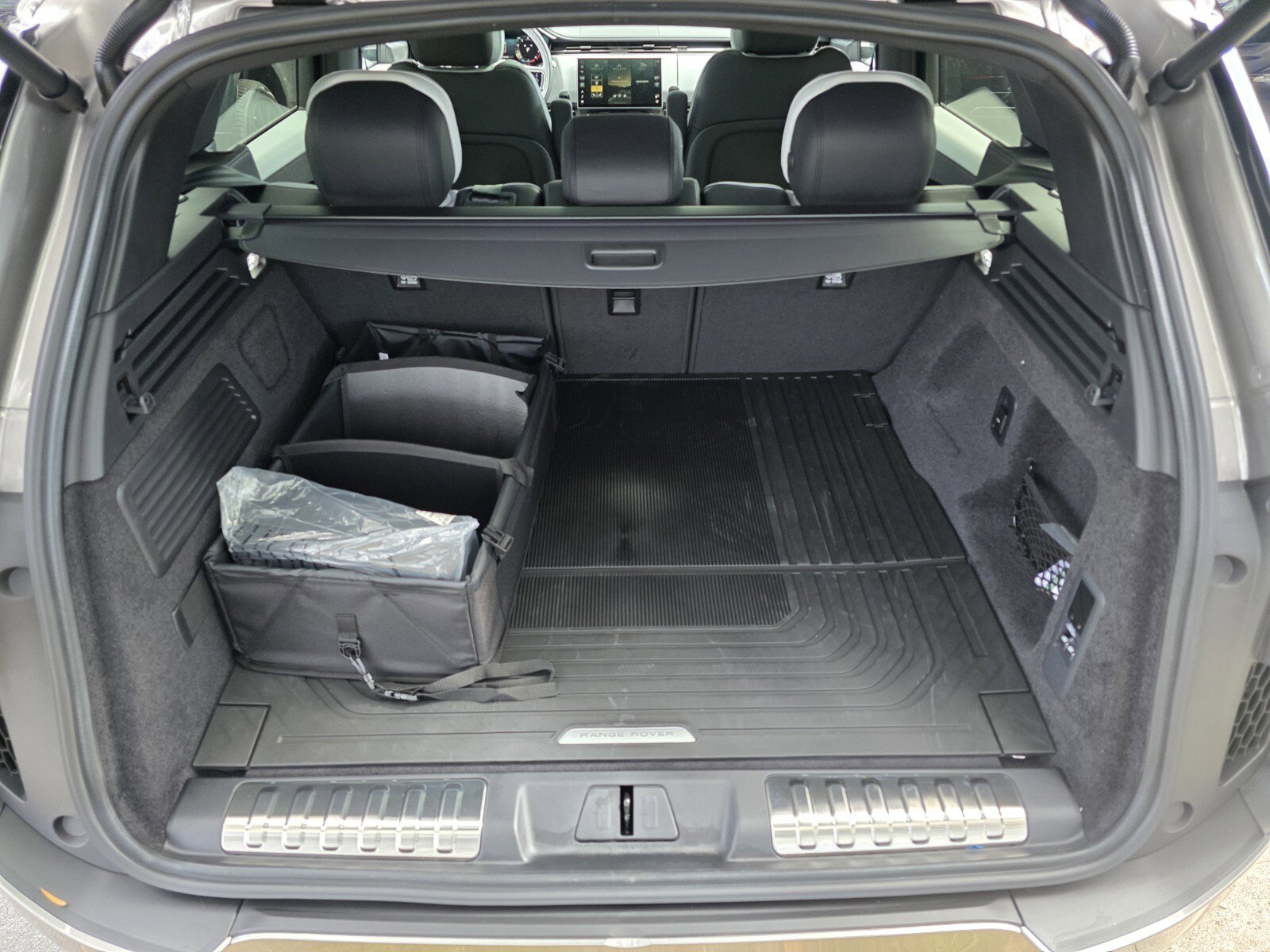 New 2026 Land Rover Range Rover Sport Dynamic SE image 19