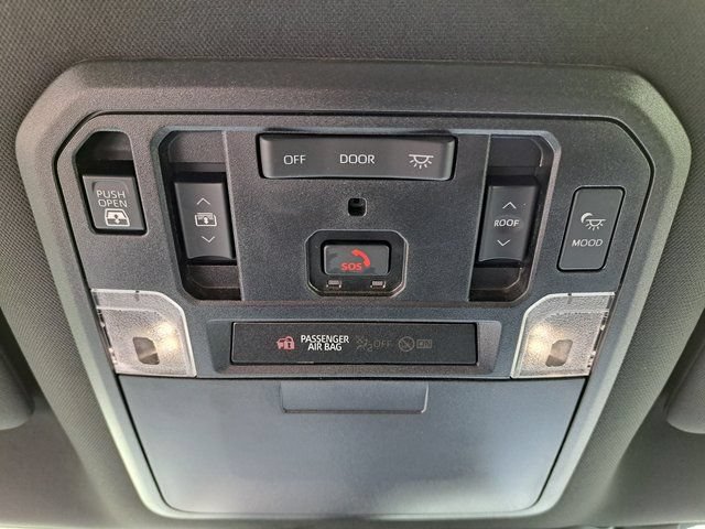 Used 2025 Toyota Tundra Platinum AWD/4WD image 33
