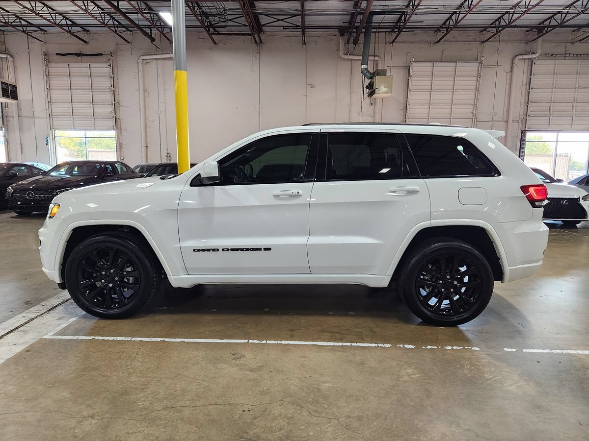 Used 2022 Jeep Grand Cherokee Laredo X AWD/4WD image 7