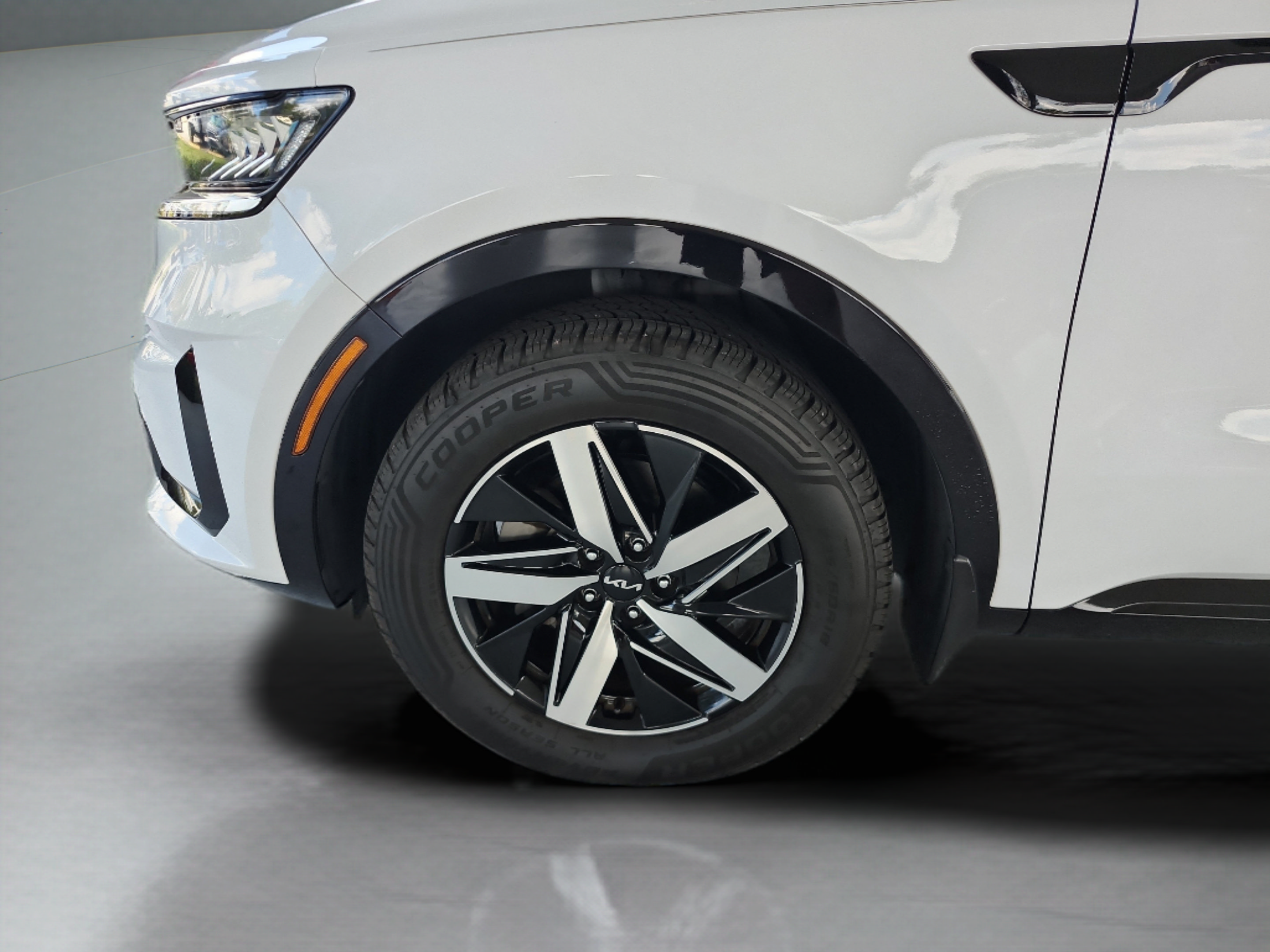 Used 2022 Kia Sorento S FWD image 9
