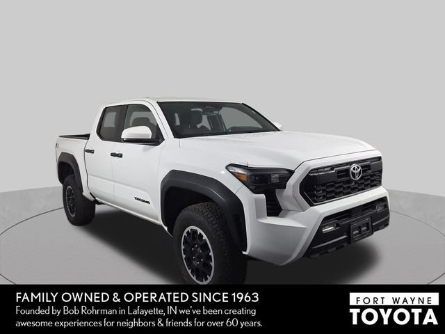 Used 2024 Toyota Tacoma TRD Off-Road AWD/4WD image 4