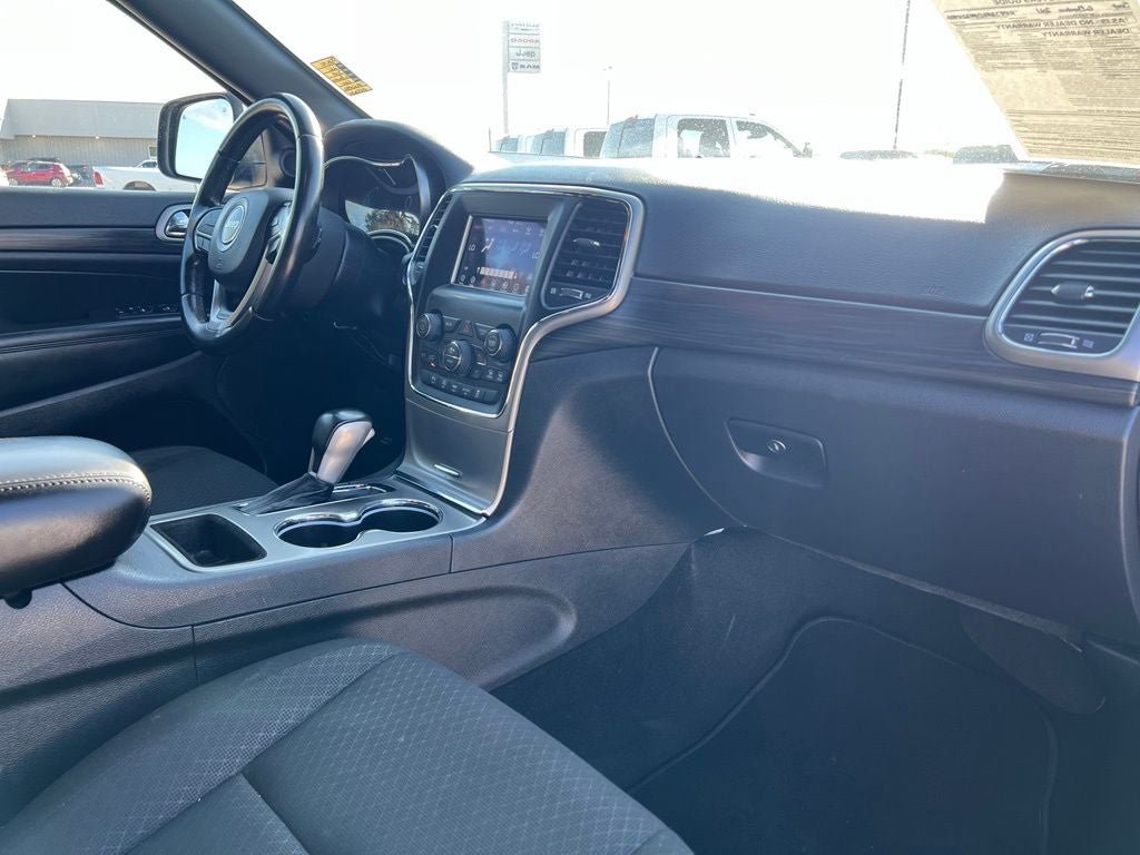 Used 2021 Jeep Grand Cherokee Laredo RWD image 23